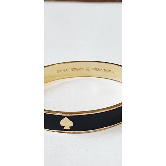 Kate Spade New York Black Enamel Gold Plated Ace Of Spade Bangle Bracelet - Picture 2 of 6